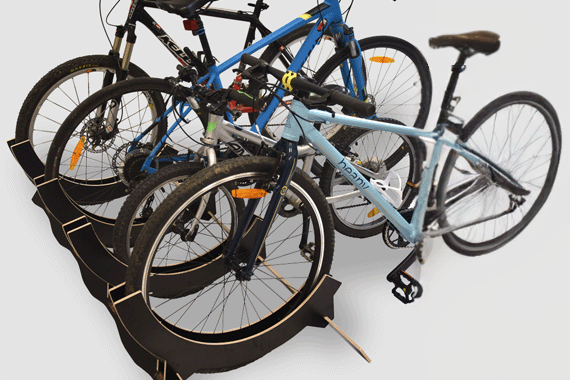 Supporto regolabile per 4 biciclette