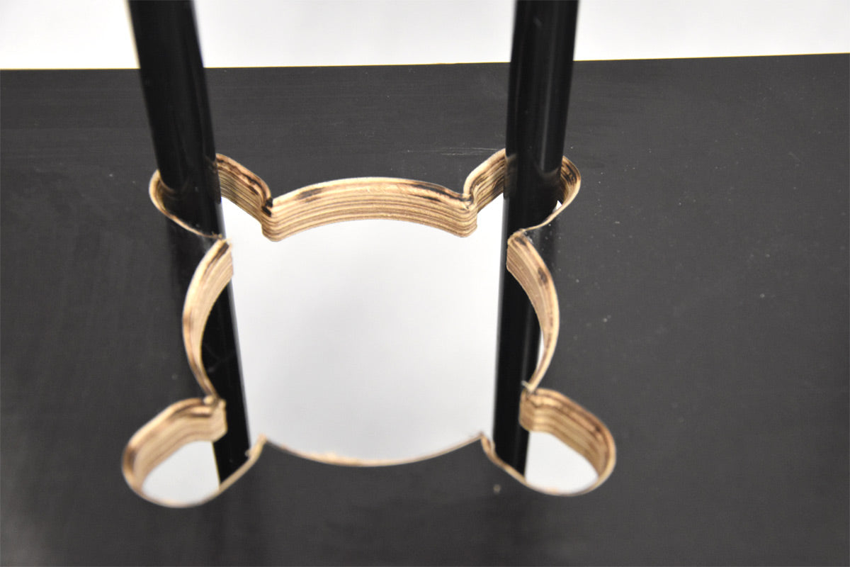 Supporto in legno combinato per sci e bastoncini