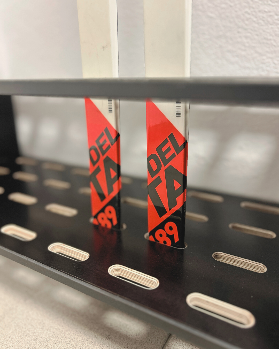 Portasci in legno per 14 paia di sci da fondo